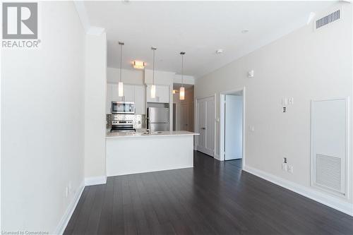 16 Concord Place Unit# 609, Grimsby, ON - Indoor Photo Showing Kitchen