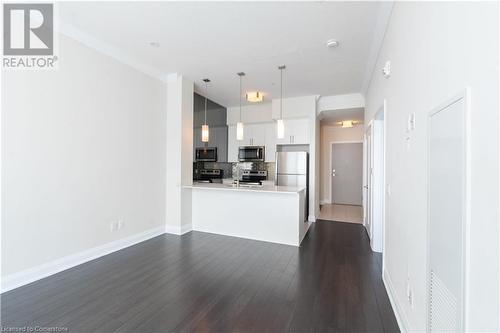 16 Concord Place Unit# 609, Grimsby, ON - Indoor Photo Showing Kitchen