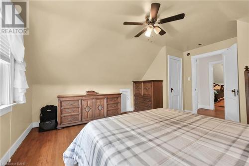 40 Barons Avenue S, Hamilton, ON - Indoor Photo Showing Bedroom