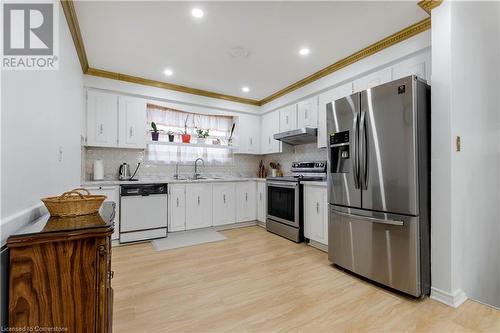 940 Stone Church Road E, Hamilton, ON - Indoor Photo Showing Kitchen