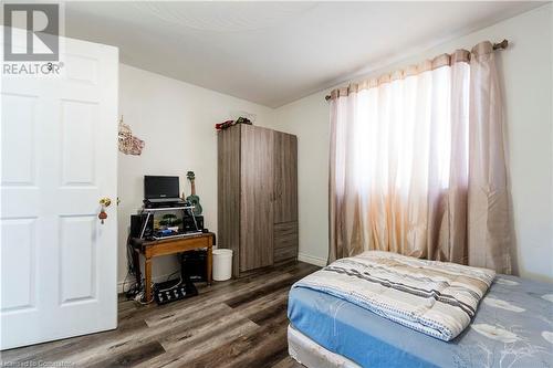 940 Stone Church Road E, Hamilton, ON - Indoor Photo Showing Bedroom