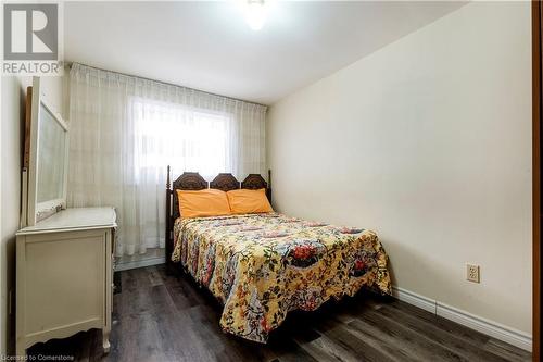 940 Stone Church Road E, Hamilton, ON - Indoor Photo Showing Bedroom