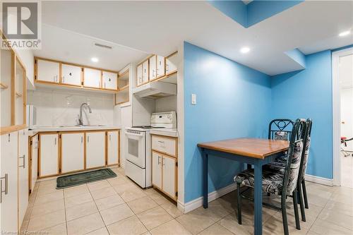 940 Stone Church Road E, Hamilton, ON - Indoor Photo Showing Kitchen