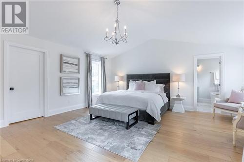 3410 Spruce Avenue, Burlington, ON - Indoor Photo Showing Bedroom