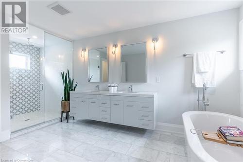 3410 Spruce Avenue, Burlington, ON - Indoor Photo Showing Bathroom