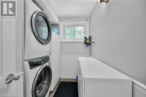 23 Cherrywood Drive, Stoney Creek, ON - Indoor Photo Showing Laundry Room