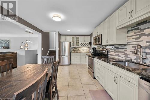 23 Cherrywood Drive, Stoney Creek, ON - Indoor Photo Showing Kitchen With Upgraded Kitchen