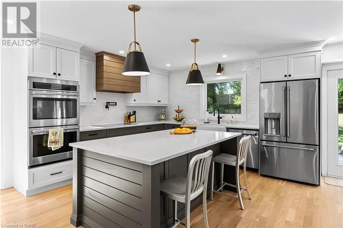 379 Devonshire Terrace, Hamilton, ON - Indoor Photo Showing Kitchen With Upgraded Kitchen