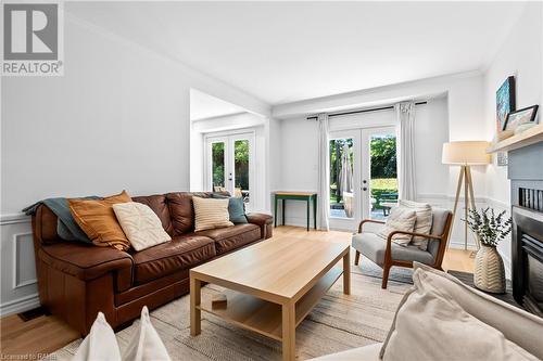 379 Devonshire Terrace, Hamilton, ON - Indoor Photo Showing Living Room With Fireplace