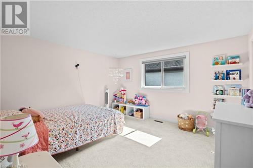 379 Devonshire Terrace, Hamilton, ON - Indoor Photo Showing Bedroom