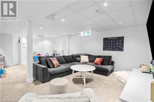 379 Devonshire Terrace, Hamilton, ON - Indoor Photo Showing Living Room