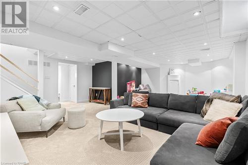 379 Devonshire Terrace, Hamilton, ON - Indoor Photo Showing Living Room