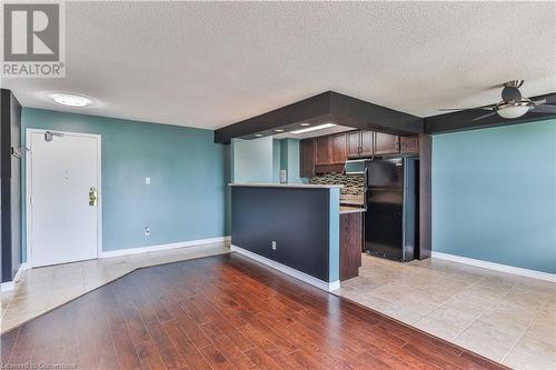 793 Colborne Street Unit# 403, Brantford, ON - Indoor Photo Showing Kitchen