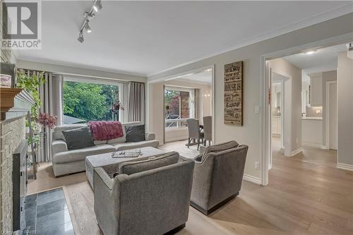 2188 Donald Road, Burlington, ON - Indoor Photo Showing Living Room