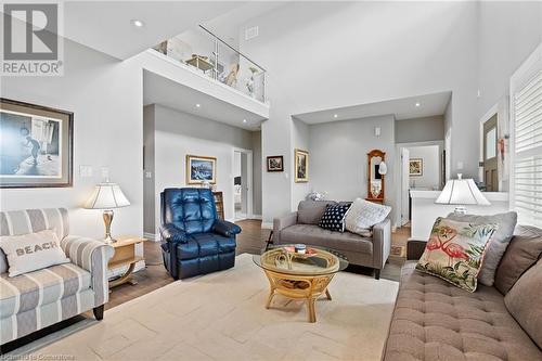 3814 Ryan Avenue, Crystal Beach, ON - Indoor Photo Showing Living Room