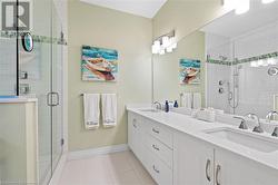 Ensuite Bathroom - 