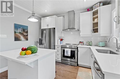 3814 Ryan Avenue, Crystal Beach, ON - Indoor Photo Showing Kitchen With Upgraded Kitchen