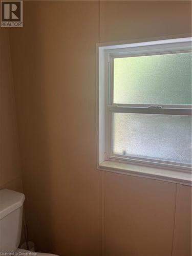 9 Pepper Road, Freelton, ON - Indoor Photo Showing Bathroom