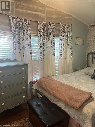 9 Pepper Road, Freelton, ON - Indoor Photo Showing Bedroom