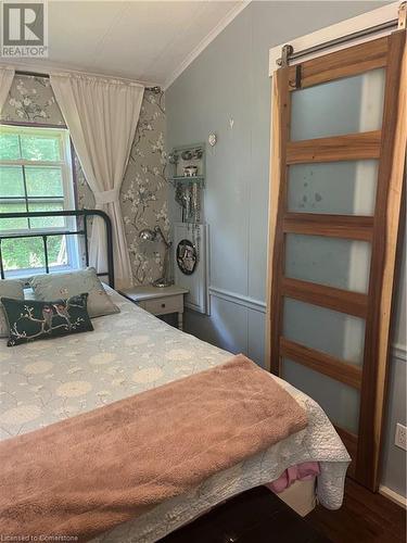 9 Pepper Road, Freelton, ON - Indoor Photo Showing Bedroom