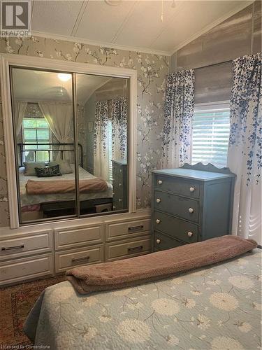 9 Pepper Road, Freelton, ON - Indoor Photo Showing Bedroom