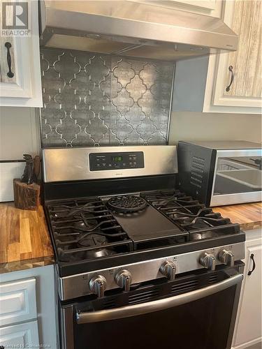 9 Pepper Road, Freelton, ON - Indoor Photo Showing Kitchen