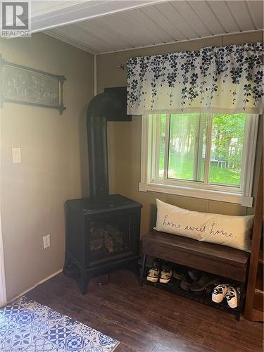 9 Pepper Road, Freelton, ON - Indoor Photo Showing Bedroom