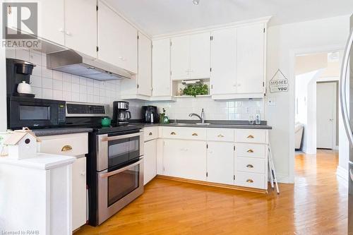 229 East 28Th Street, Hamilton, ON - Indoor Photo Showing Kitchen