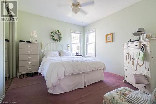 229 East 28Th Street, Hamilton, ON - Indoor Photo Showing Bedroom