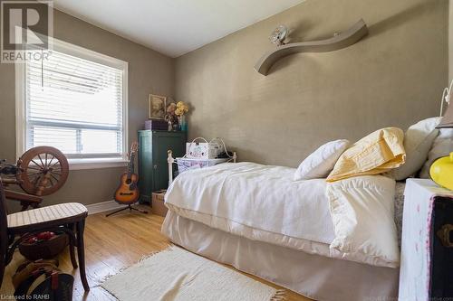 229 East 28Th Street, Hamilton, ON - Indoor Photo Showing Bedroom