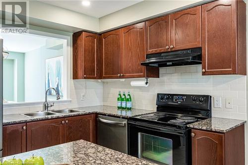 470 Beach Boulevard Unit# 67, Hamilton, ON - Indoor Photo Showing Kitchen With Double Sink