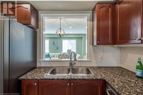 470 Beach Boulevard Unit# 67, Hamilton, ON - Indoor Photo Showing Kitchen With Double Sink