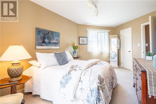 204 Concession Street, Hamilton, ON - Indoor Photo Showing Bedroom