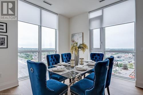 509 Dundas Street W Unit# 812, Oakville, ON - Indoor Photo Showing Dining Room