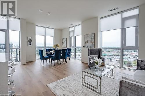 509 Dundas Street W Unit# 812, Oakville, ON - Indoor Photo Showing Living Room