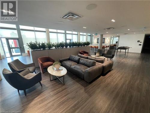 15 Wellington Street S Unit# 211, Kitchener, ON - Indoor Photo Showing Living Room