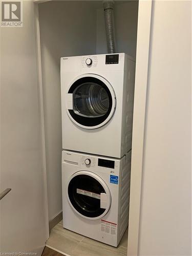 15 Wellington Street S Unit# 211, Kitchener, ON - Indoor Photo Showing Laundry Room