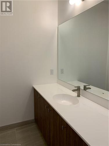 15 Wellington Street S Unit# 211, Kitchener, ON - Indoor Photo Showing Bathroom