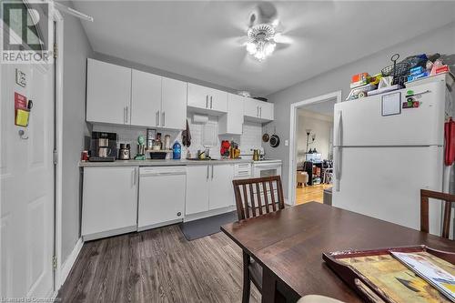 120 Cameron Avenue S, Hamilton, ON - Indoor Photo Showing Kitchen