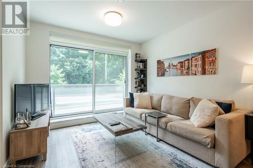 467 Charlton Avenue E Unit# 101, Hamilton, ON - Indoor Photo Showing Living Room