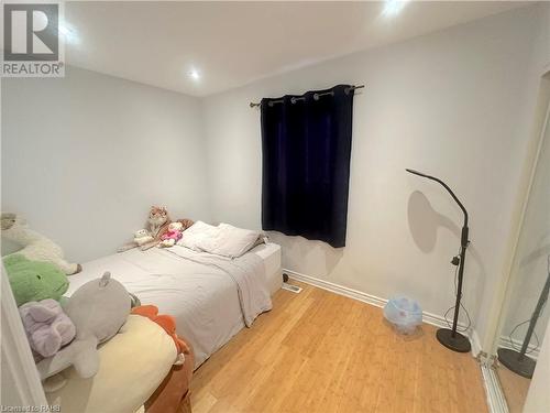 70 Ellis Avenue, Hamilton, ON - Indoor Photo Showing Bedroom