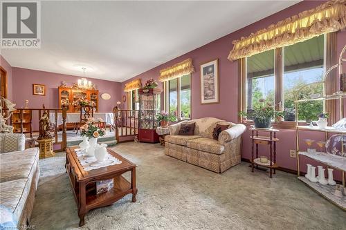 2808 Dominion Road, Ridgeway, ON - Indoor Photo Showing Living Room