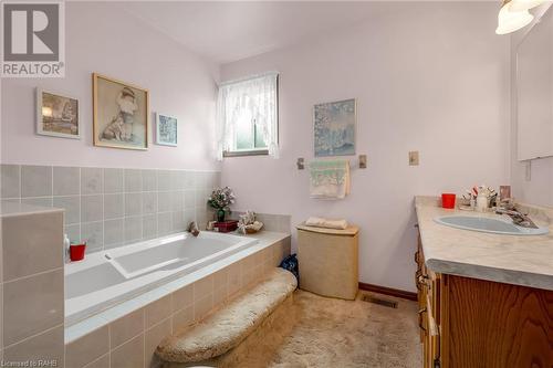 2808 Dominion Road, Ridgeway, ON - Indoor Photo Showing Bathroom