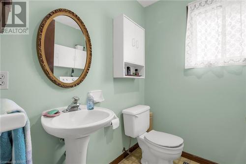 2808 Dominion Road, Ridgeway, ON - Indoor Photo Showing Bathroom