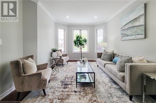 56 Bosworth Street, Hamilton, ON - Indoor Photo Showing Living Room