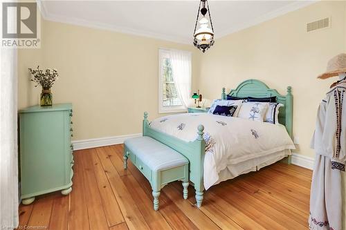 129 Main Street W, Grimsby, ON - Indoor Photo Showing Bedroom