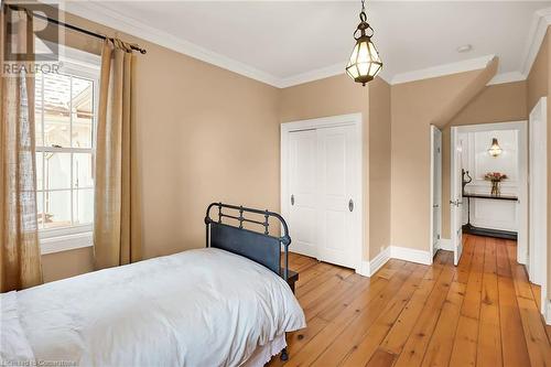 129 Main Street W, Grimsby, ON - Indoor Photo Showing Bedroom