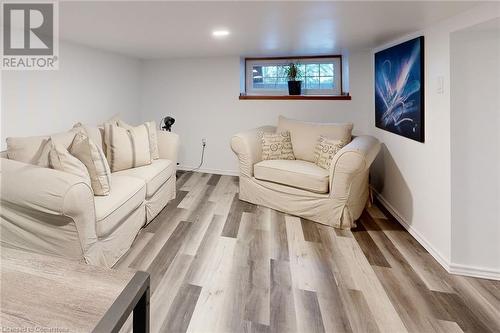 129 Main Street W, Grimsby, ON - Indoor Photo Showing Living Room