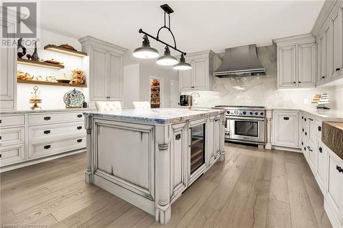 129 Main Street W, Grimsby, ON - Indoor Photo Showing Kitchen With Upgraded Kitchen