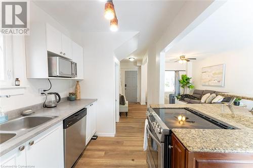 131 Ross Street, Welland, ON - Indoor Photo Showing Kitchen